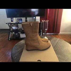 Women’s ugg wedge boots size 11